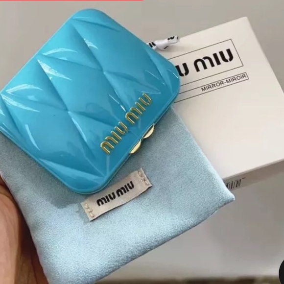 Miu Miu Quilted Compact Mirror NIB - Picture 3 of 3